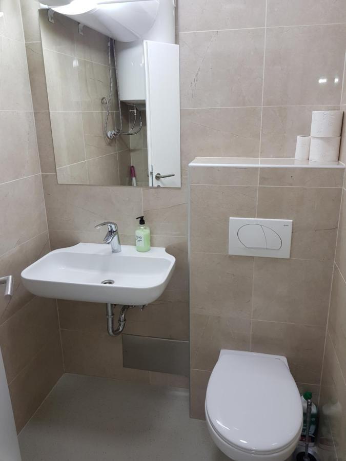 Hostel Railway Lublana Zewnętrze zdjęcie