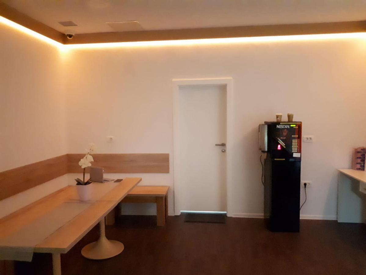 Hostel Railway Lublana Zewnętrze zdjęcie