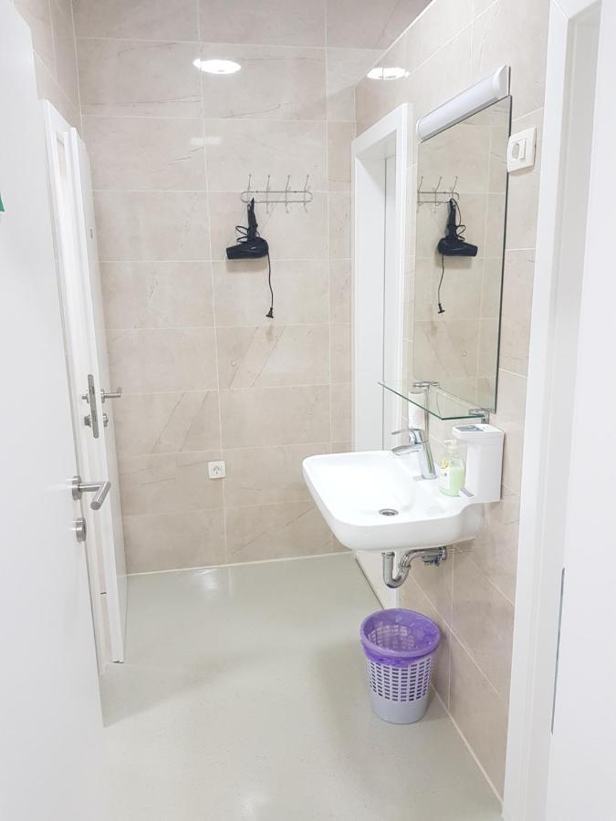 Hostel Railway Lublana Zewnętrze zdjęcie